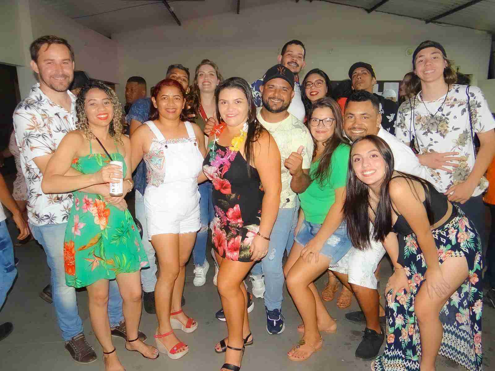 Um grande baile do Havaí em Itu SP - ADA0191 