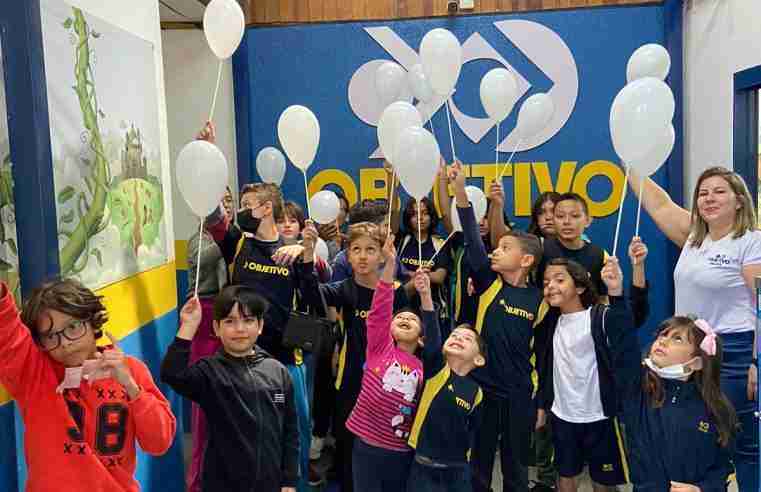 Emocionante! Colégio Objetivo Ibaté faz ato em prol da fé, do amor e da paz