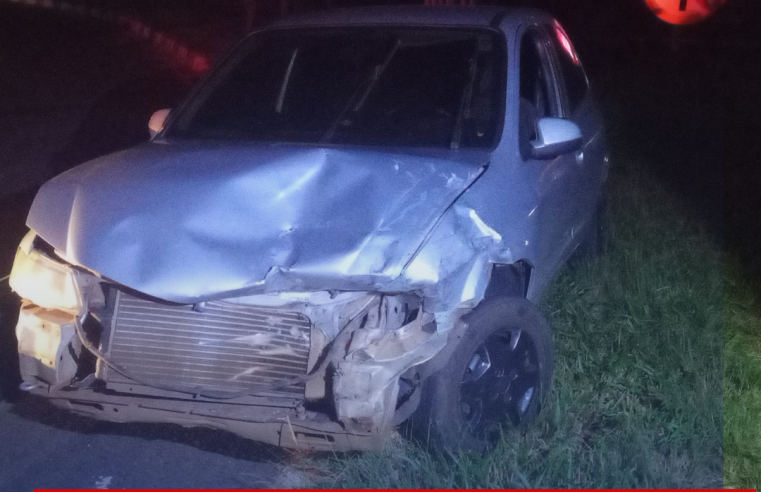 Colisão frontal entre dois carros deixa uma pessoa ferida em Ibaté