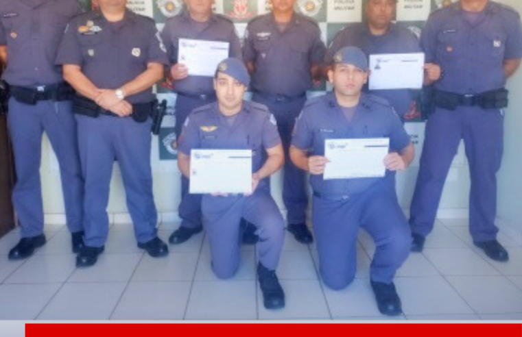 Policiais militares são homenageados no Pelotão de Ibaté
