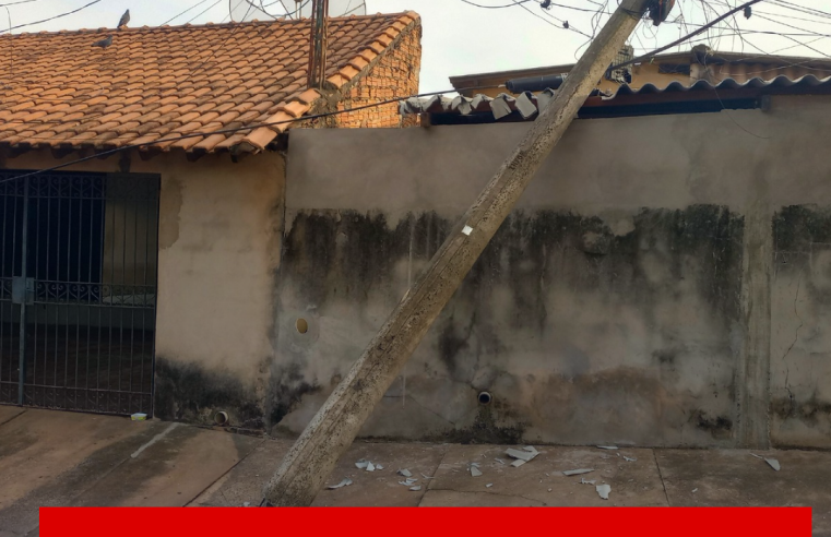 Caminhão derruba vários postes no Jardim Mariana e deixa prejuízo aos moradores