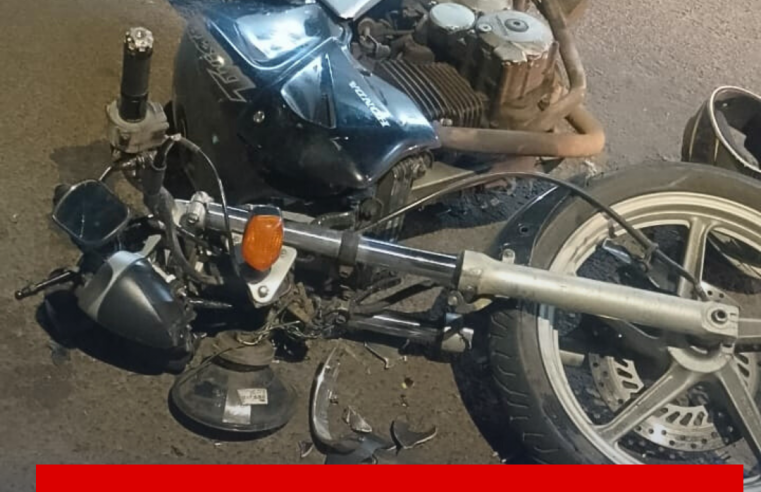 Motociclista fica ferido após bater de frente com carro no Centro de Ibaté