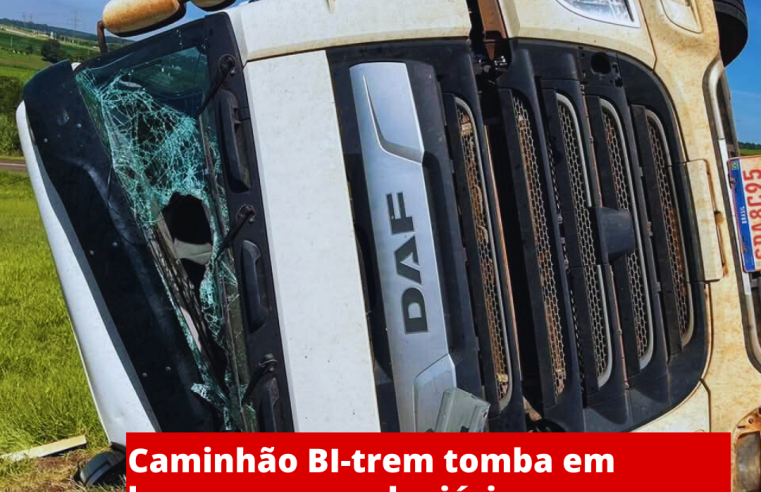 Caminhão Bi-trem tomba em barranco na rodovia Washington Luís em Matão
