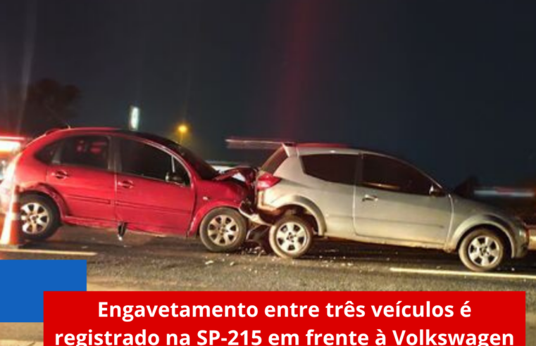 Engavetamento entre três veículos é registrado na SP-215 em frente à Volkswagen