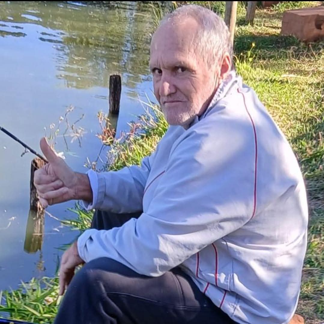 Nota de falecimento Funerária Terezinha de Jesus comunica o falecimento do Sr, Carmo Laercio Costa na cidade de Ibaté no dia 24/09/2025, nascido no dia 02/05/1965 aos 60 anos. O início do velório está marcado as 10:30 no dia 25/09/2025 Velório Municipal de Ibaté.Era casado com Sra. Ariane Luzia Buzetti,deixa sua mãe Deolinda, seus filhos, Keli , Kaique, Kaleu, netos, familiares e amigos.O sepultamento acontecerá no dia 25/09/2025 às 14:30hs, saindo do Velório Municipal de Ibaté, para o Cemitério Municipal de Ibaté.