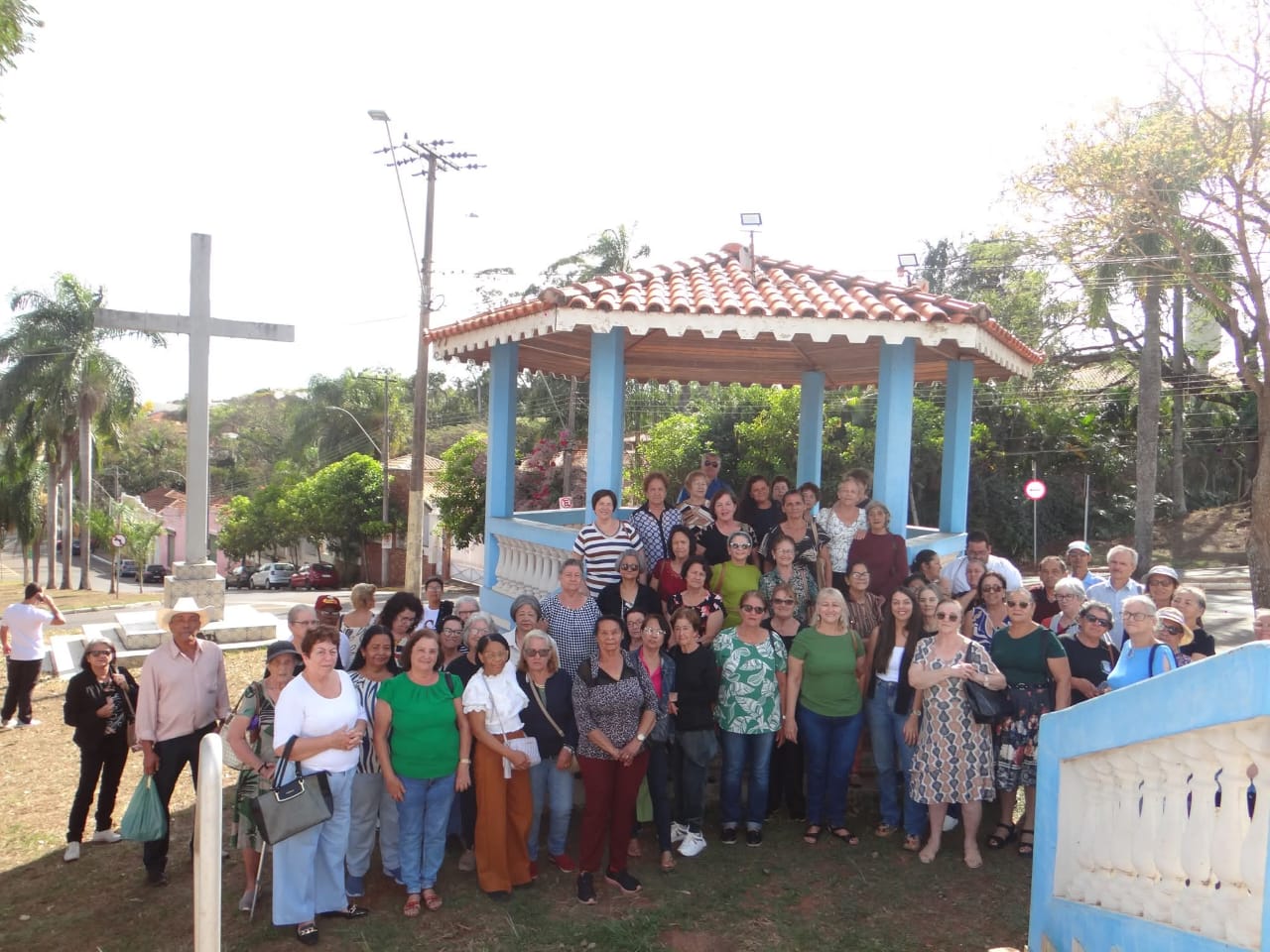Centro de Convivência da Melhor Idade realiza passeio cultural para Brotas