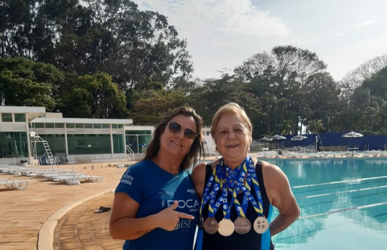 Elizabeth Greta Arens, a estrela das águas, brilha aos 85 anos