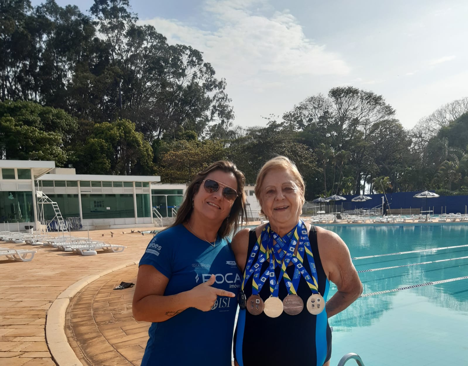 Elizabeth Greta Arens, a estrela das águas, brilha aos 85 anos