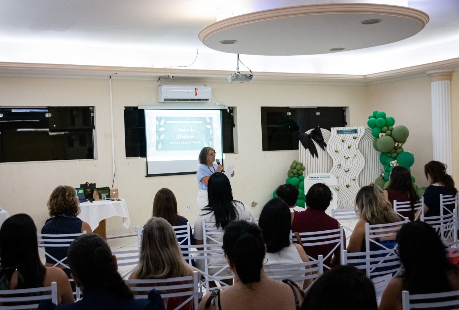 Sicoob Crediacisc e Sebrae lançam capacitação gratuita para empreendedores da alimentação