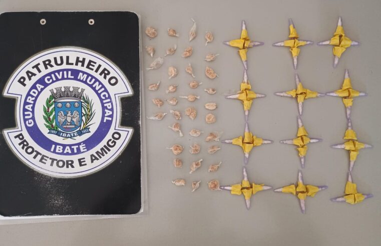 A GCM apreende cocaína e crack no Jardim Cruzado, em Ibaté