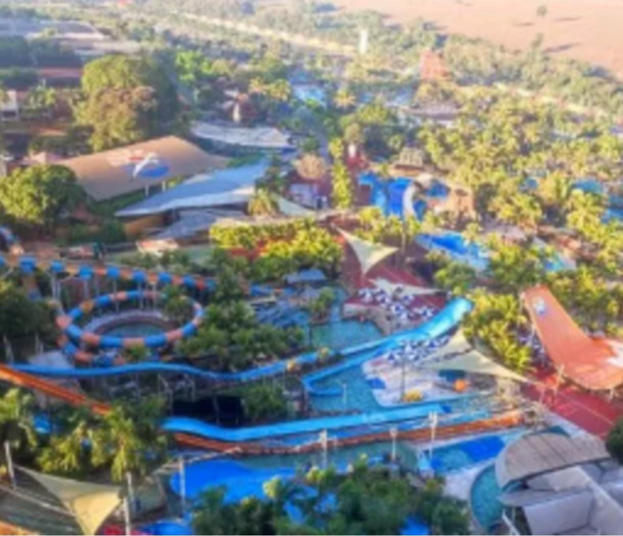 Adolescente de 15 anos morre após cair de torre de toboáguas no Thermas dos Laranjais