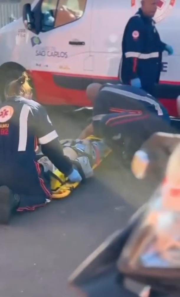 Colisão entre carro e moto deixa motociclista ferido no Jardim Munique