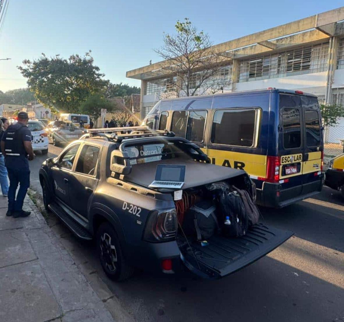 Detran-SP e Polícia Militar realizam fiscalização em transporte escolar em São Carlos