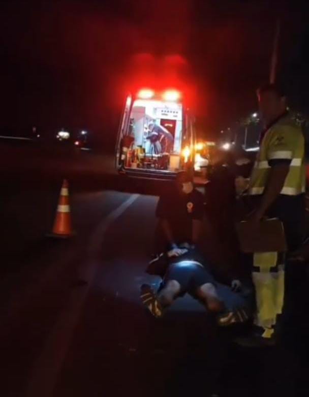 Motociclista fica ferido após colisão com carro na Domingos Inocentini em São Carlos