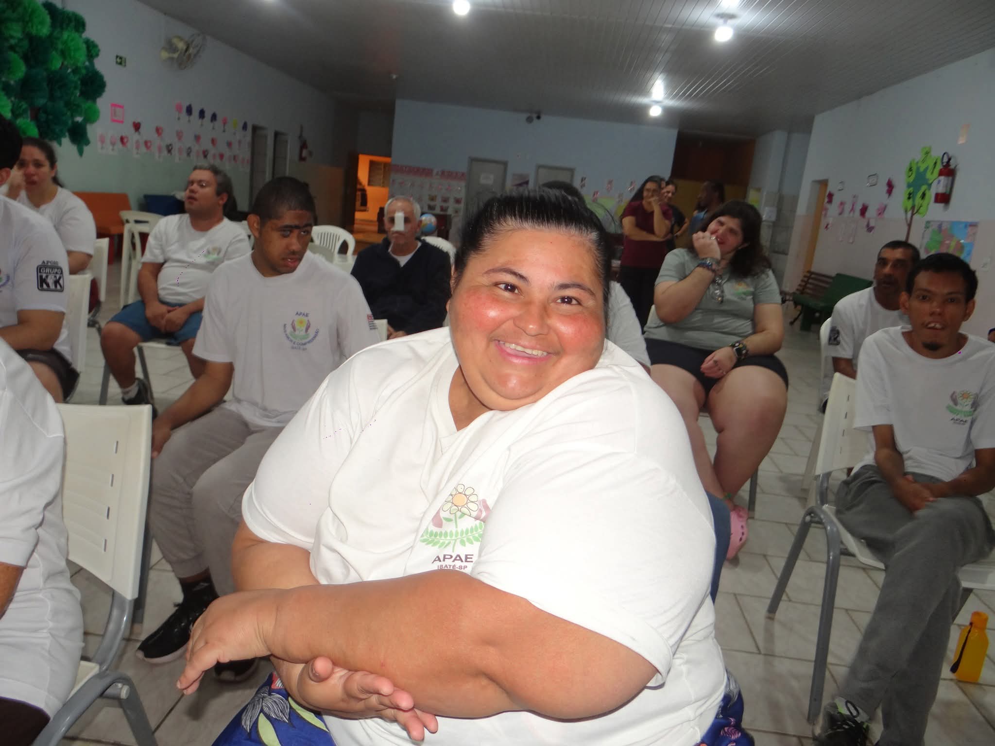 Alunos da Apae Ibaté participam da oficina de robótica em parceria com a UFSCar