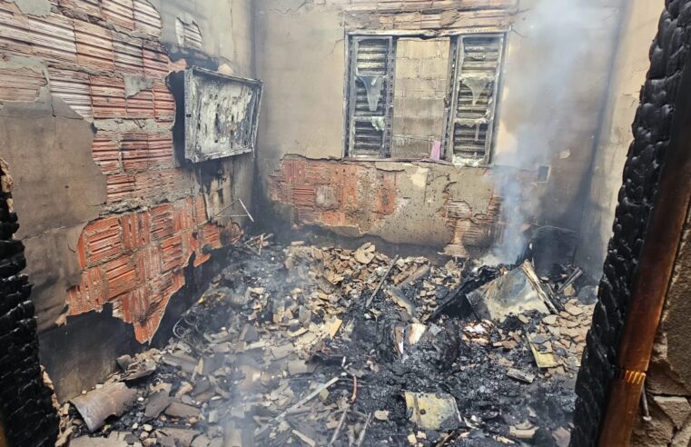 Defesa Civil de Ibaté resgata jovem e animais durante incêndio em residência
