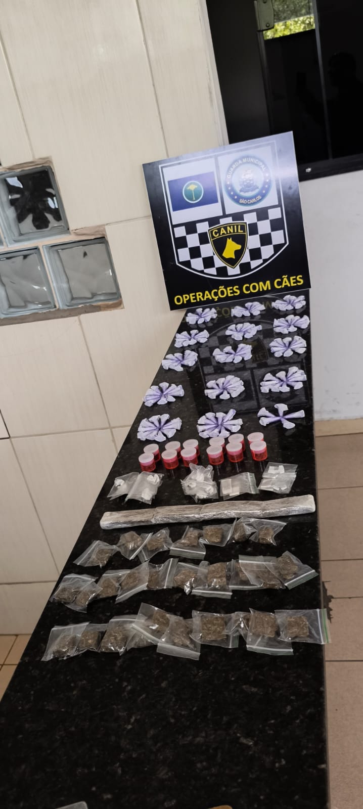 Guarda Municipal localiza drogas abandonadas durante patrulhamento no São Carlos V