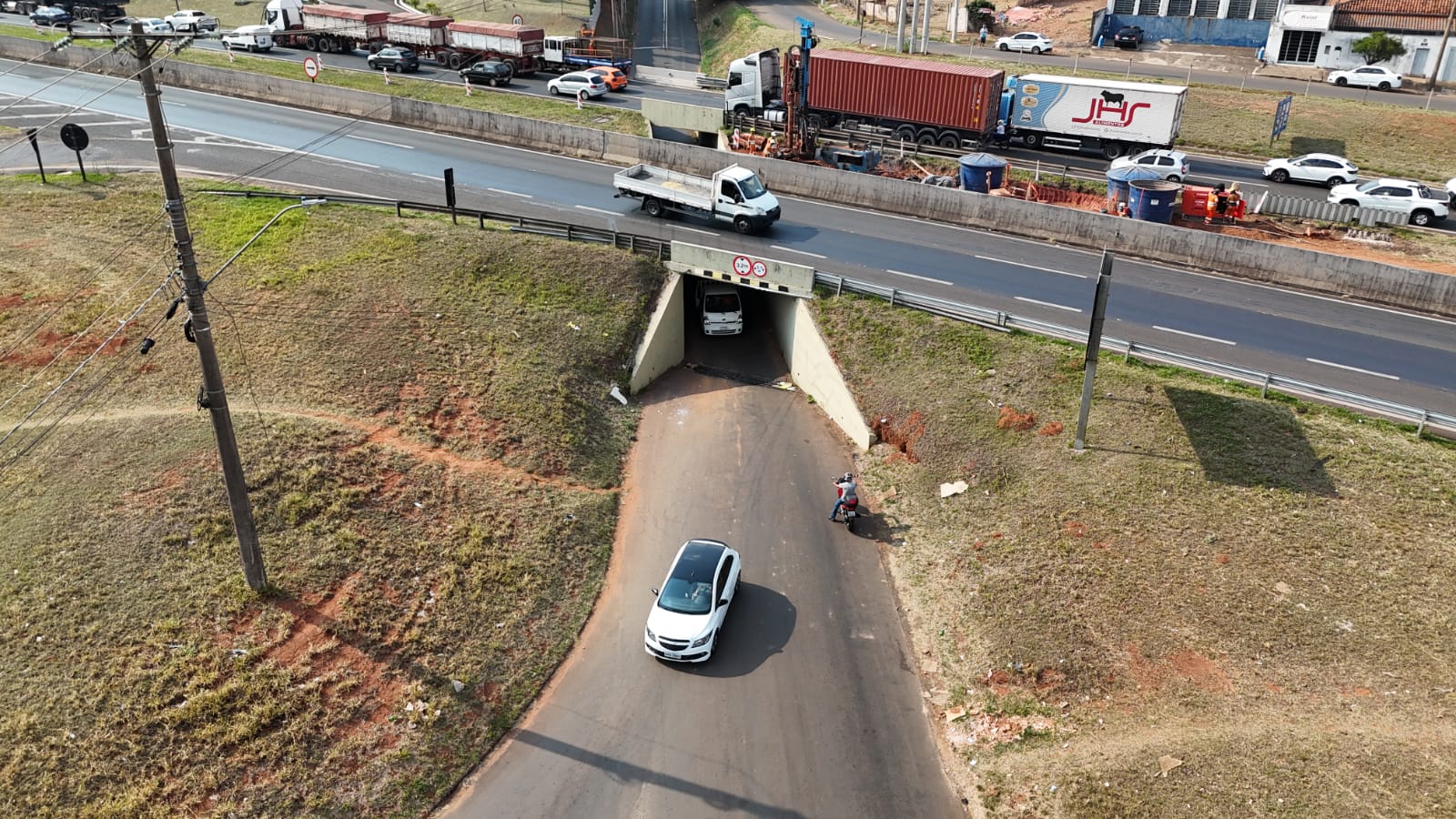 Viaduto que liga o Jardim Jockey Club à Vila Mariana será interditado para obras na SP-310, em São Carlos