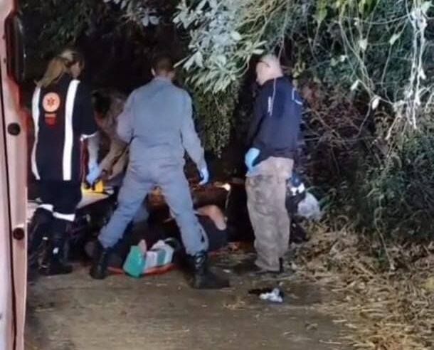 Motociclista fica ferido após ser fechado por veículo em São Carlos