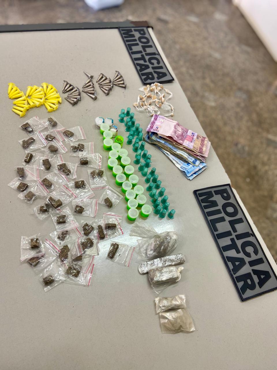 Polícia apreende drogas após suspeito fugir e deixar documento para trás em Ibaté