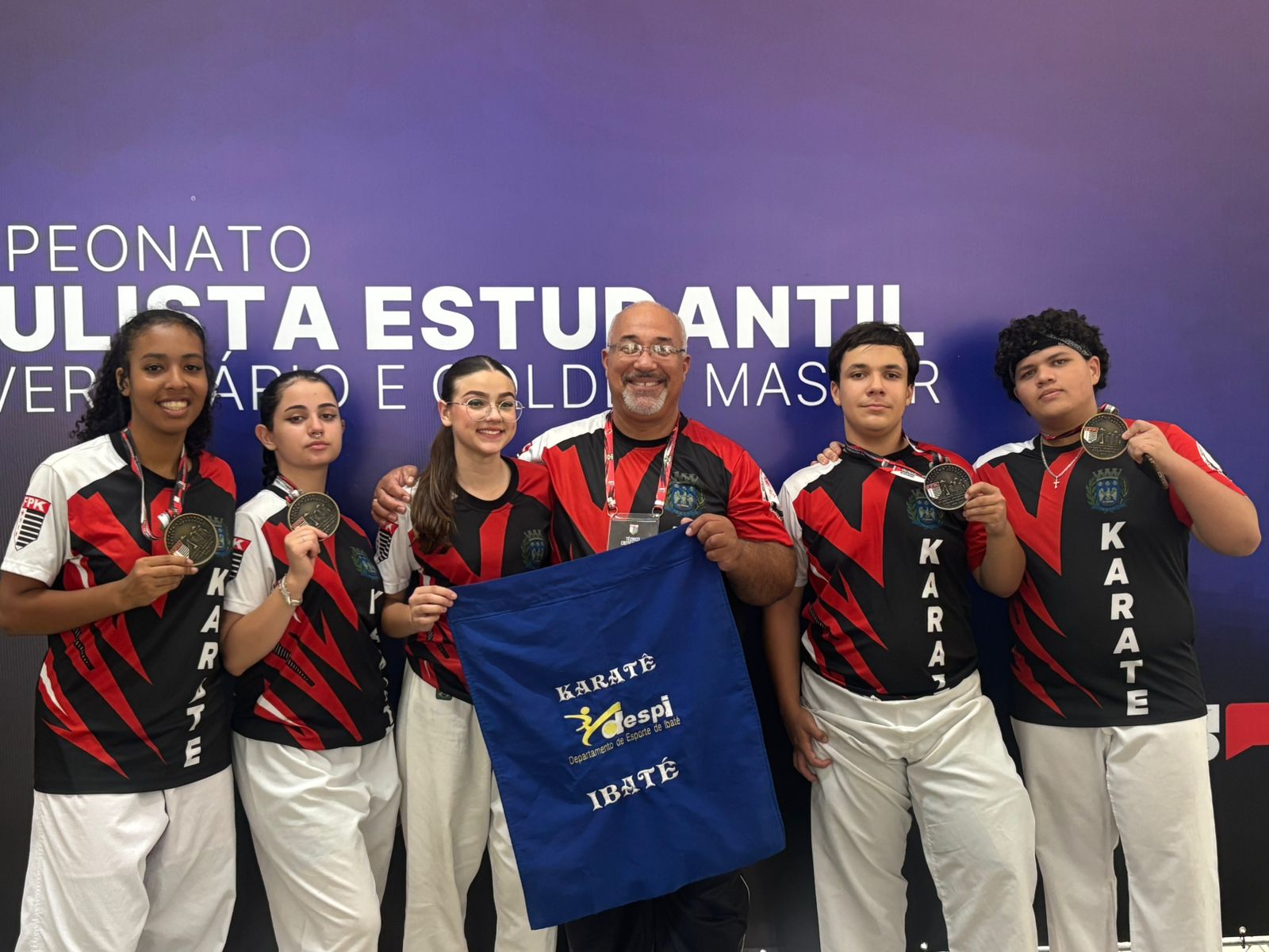 Atletas de Ibaté conquistam medalhas no Campeonato Paulista Estudantil de Karatê