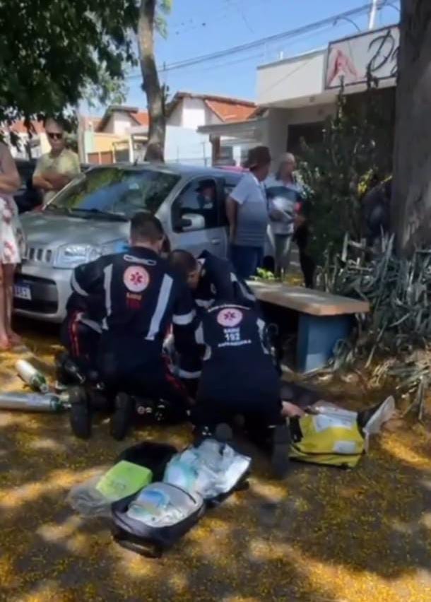 Homem sofre parada cardiorrespiratória em praça da Vila Prado, em São Carlos