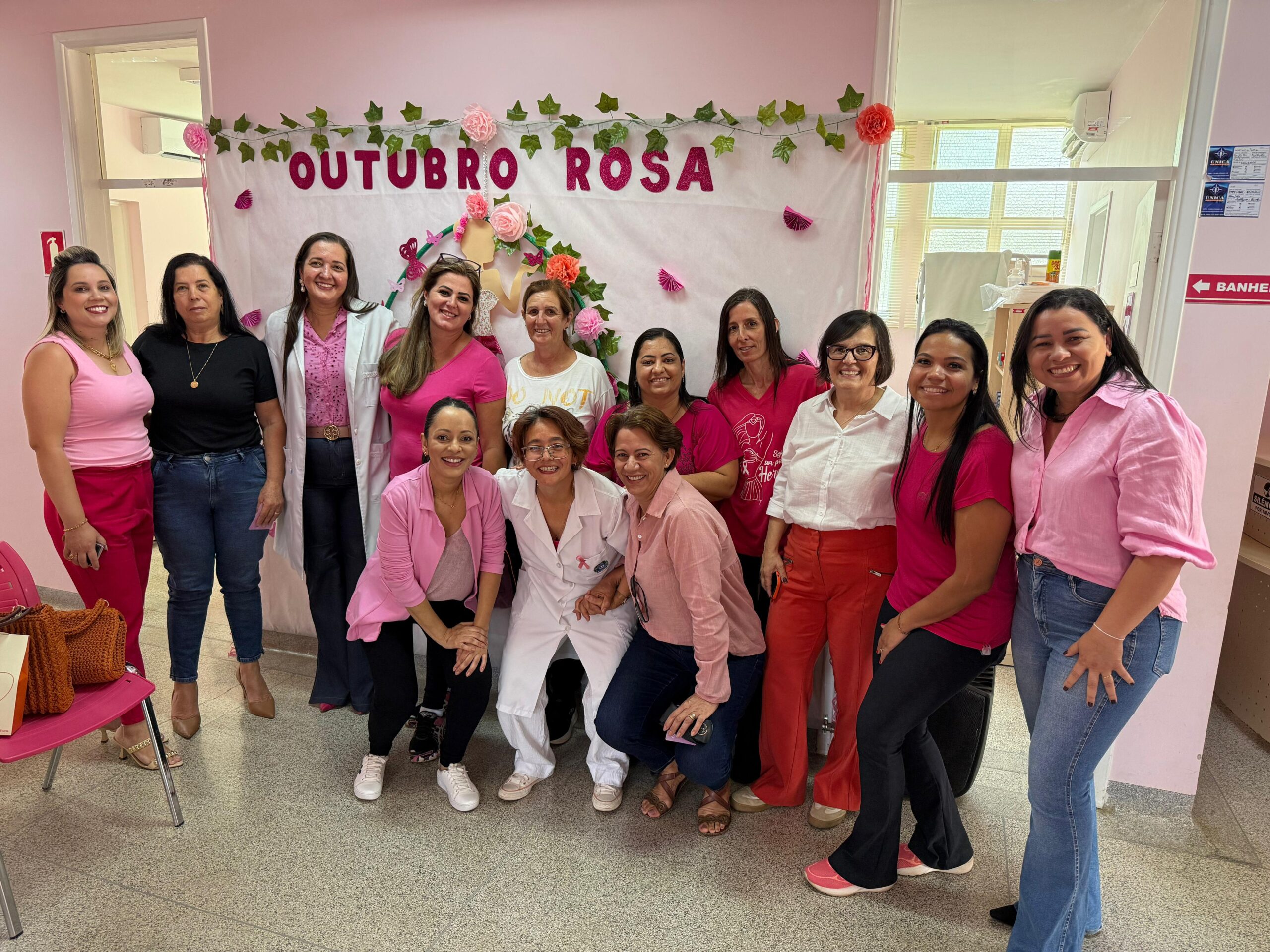 Prefeitura de Ibaté promove palestra sobre o Outubro Rosa na Casa Rosa