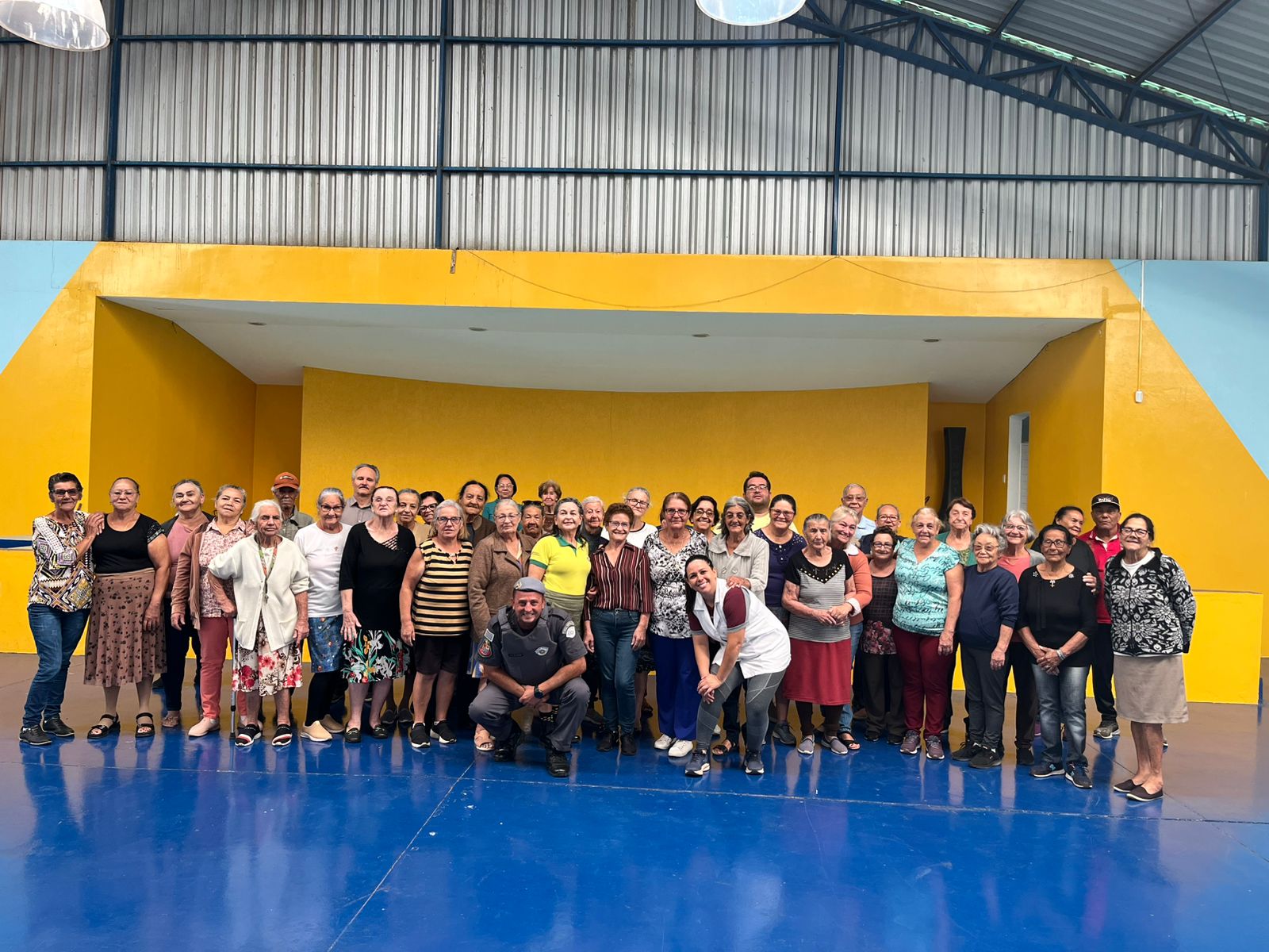 Polícia Militar realiza palestra sobre prevenção de golpes contra idosos em Ibaté