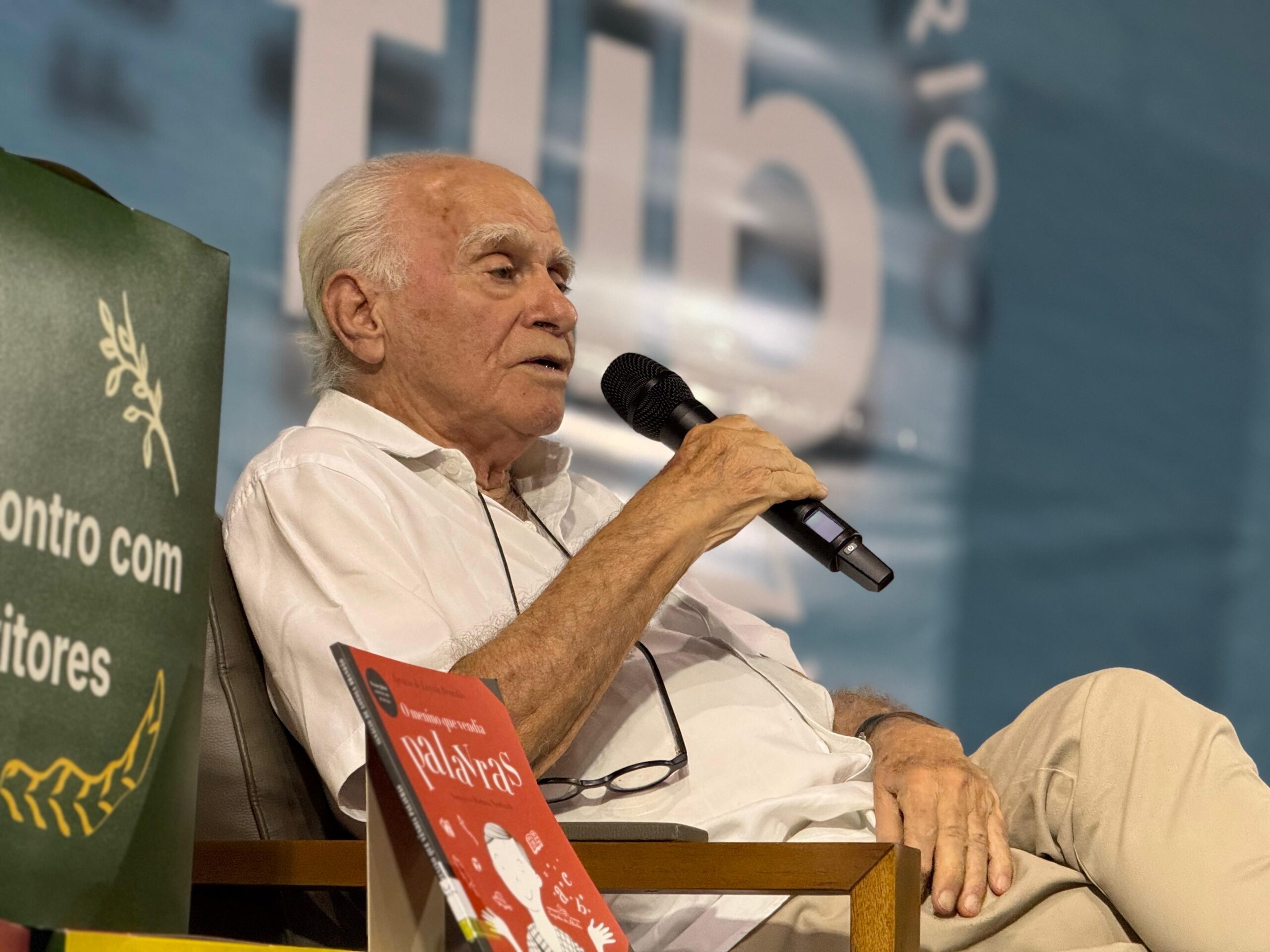 Noite memorável na 1ª Feira Literária de Ibaté com Ignácio de Loyola Brandão