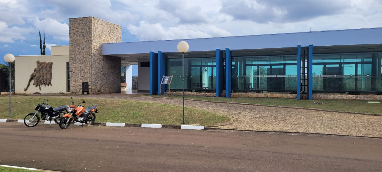 Prefeitura de Ibaté realiza manutenção e revitalização no Cemitério Municipal e no Velório para o Dia de Finados