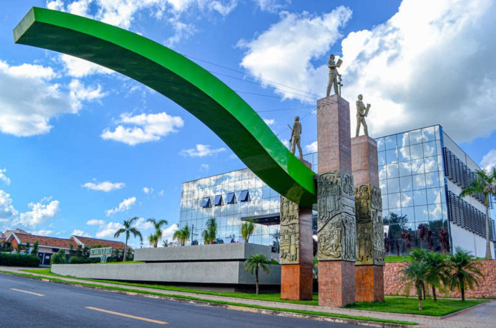 Prefeitura de Ibaté convida comerciantes para reunião sobre fortalecimento do comércio local