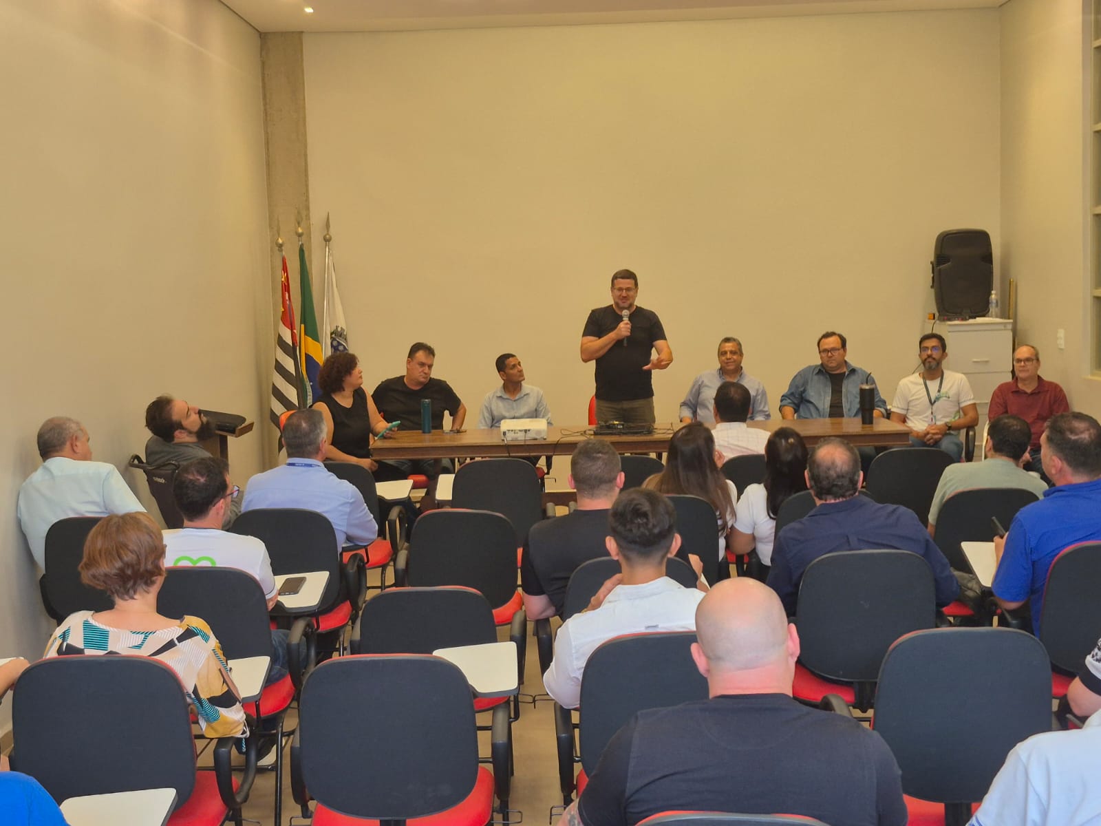 Prefeitura de Ibaté realiza primeiro encontro com comerciantes para fortalecer o comércio local