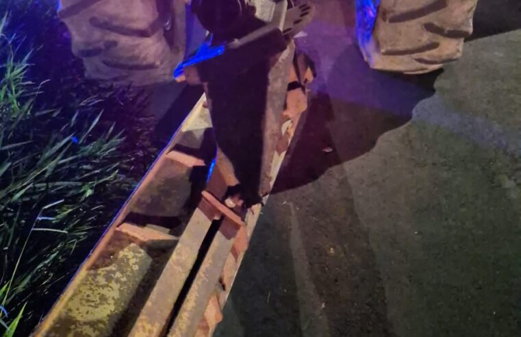 🚨 Trator é apreendido após perseguição na madrugada em São Carlos 🚨