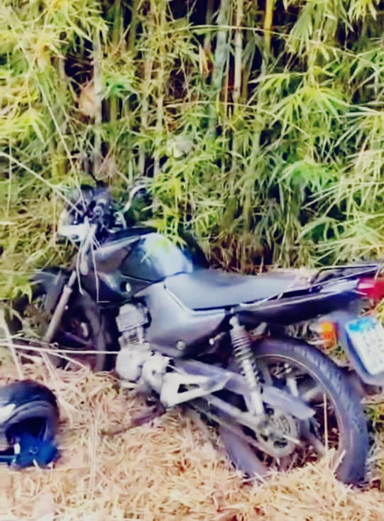 Moto furtada é localizada pela Polícia Militar Rodoviária em bambuzal às margens da Washington Luís, em São Carlos