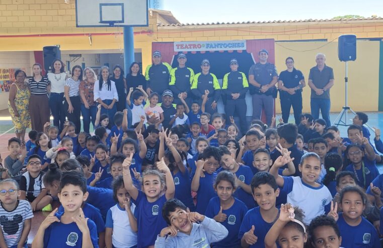Teatro de Fantoches ensina segurança no trânsito de forma divertida às crianças de Ibaté