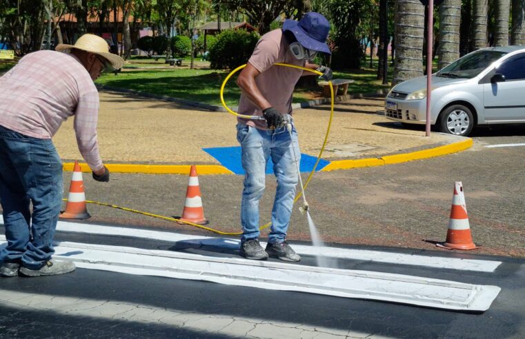 Prefeitura de Ibaté reforça sinalização de trânsito na região central