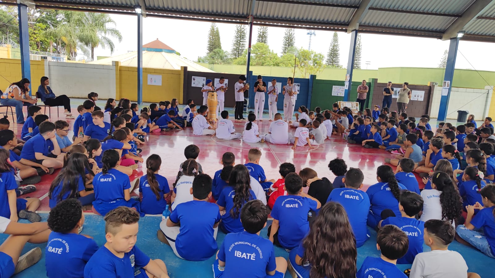 Capoeira do Centro Cultural promove atividade com alunos da Escola Neusa Milori pelo mês da Consciência Negra