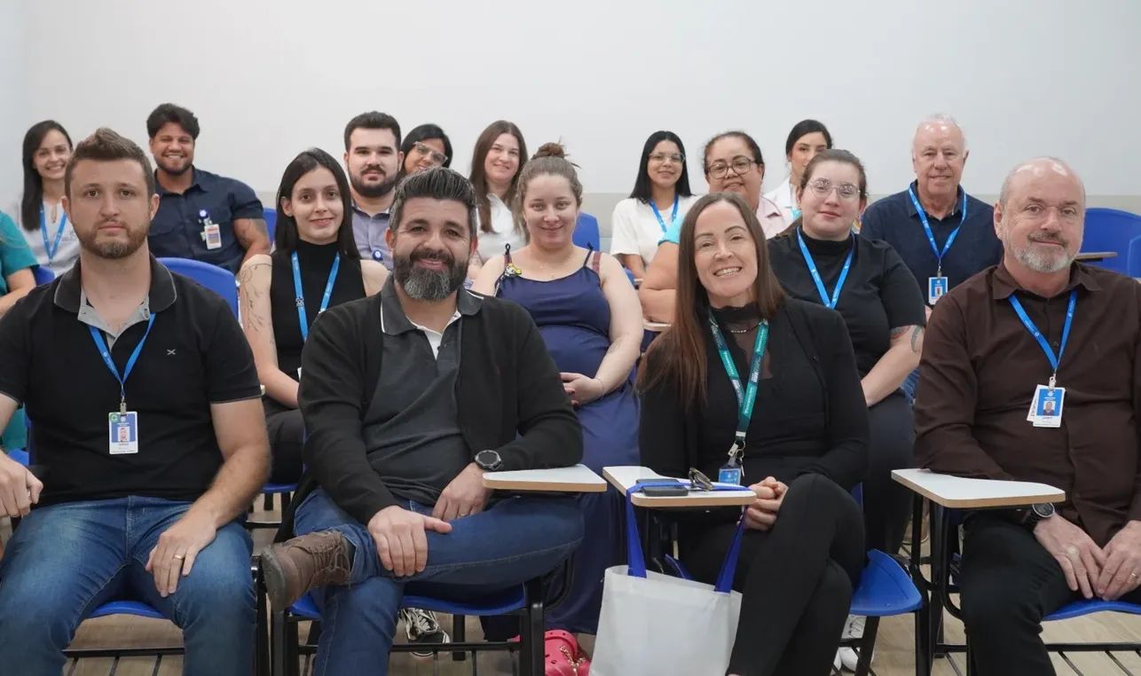 Ao longo do mês de novembro, a Santa Casa de São Carlos celebrou com profundo reconhecimento as profissões homenageadas neste período: os profissionais da Radioterapia, da Qualidade e da Engenharia do Trabalho. Cada uma dessas equipes desempenha um papel indispensável na rotina do hospital, contribuindo direta e silenciosamente para o cuidado humanizado, a segurança e a excelência nos serviços prestados à comunidade.