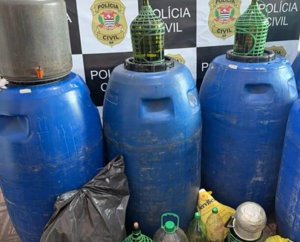 Polícia Civil desmonta produção clandestina de bebidas alcoólicas e apreende 750 litros em São Carlos