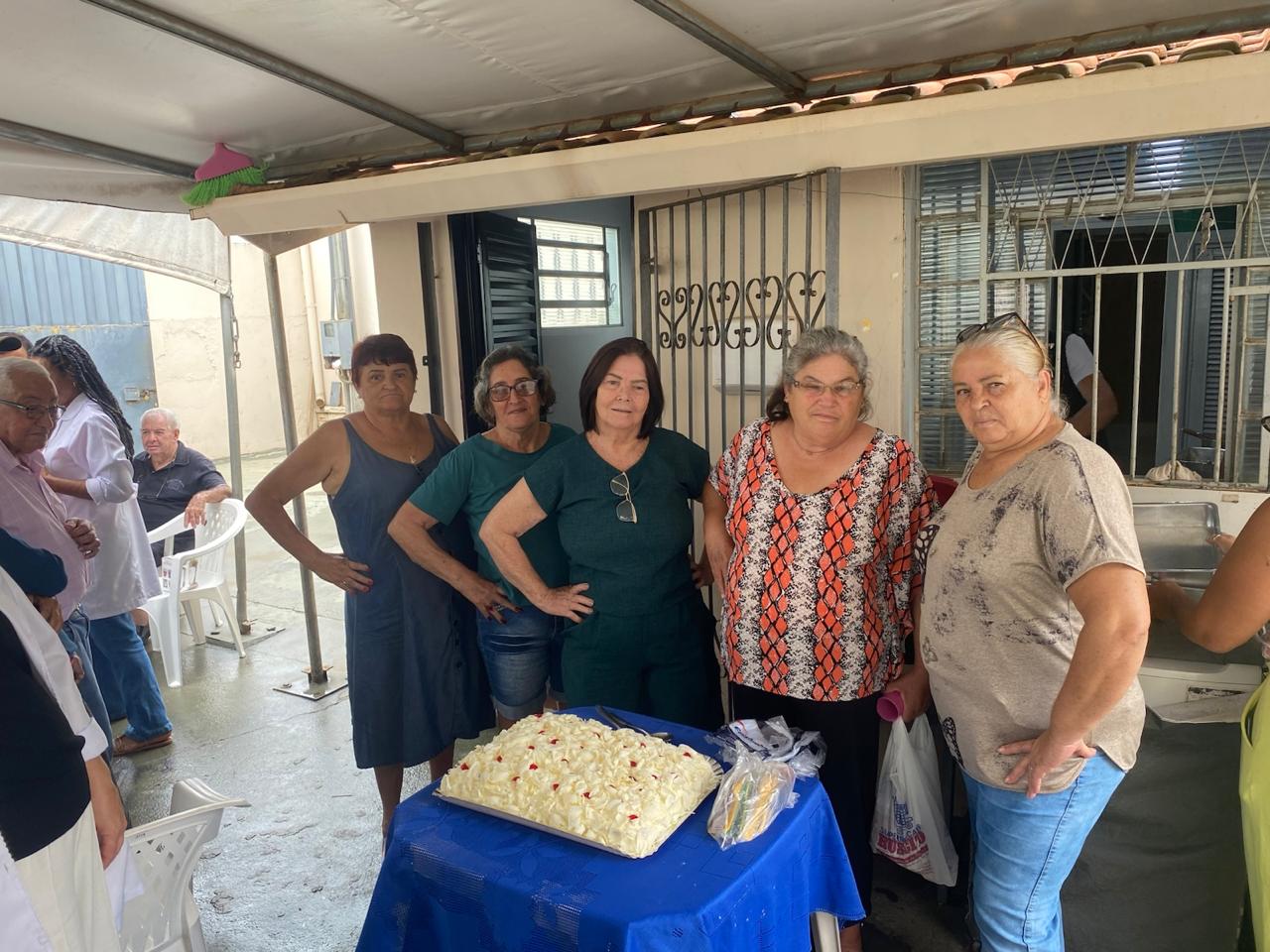 Tarde de carinho, alegria e celebração na Casa do Idoso de Ibaté