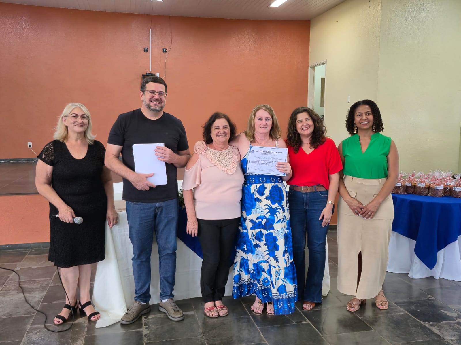 Alunos do Centro Comunitário de Ibaté recebem certificados e celebram conclusão de cursos