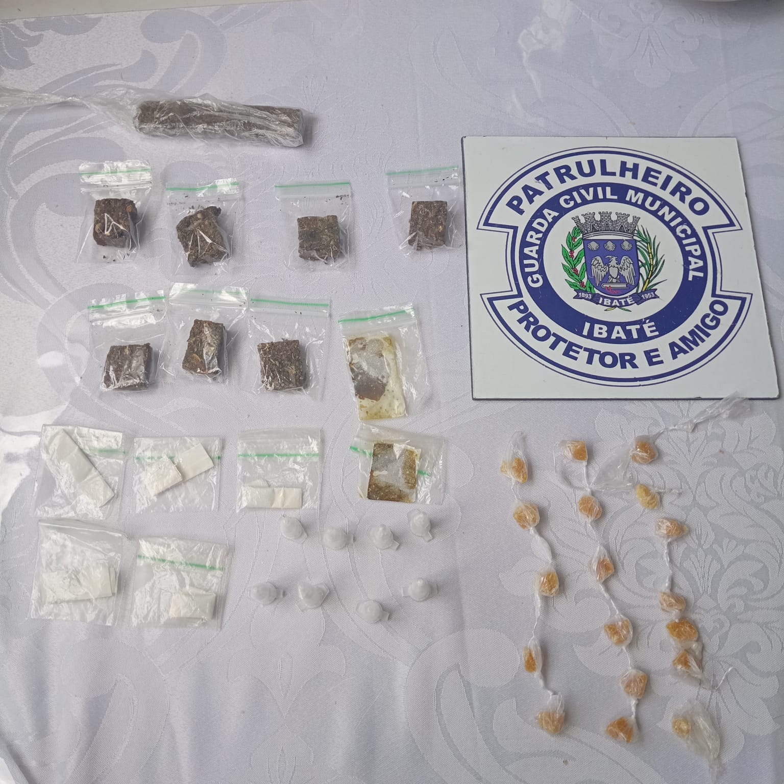 Guarda Municipal apreende drogas após denúncia anônima no bairro Cruzado