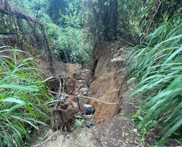 Mulher de 35 anos é socorrida após cair em buraco no Jardim Tangará, em São Carlos
