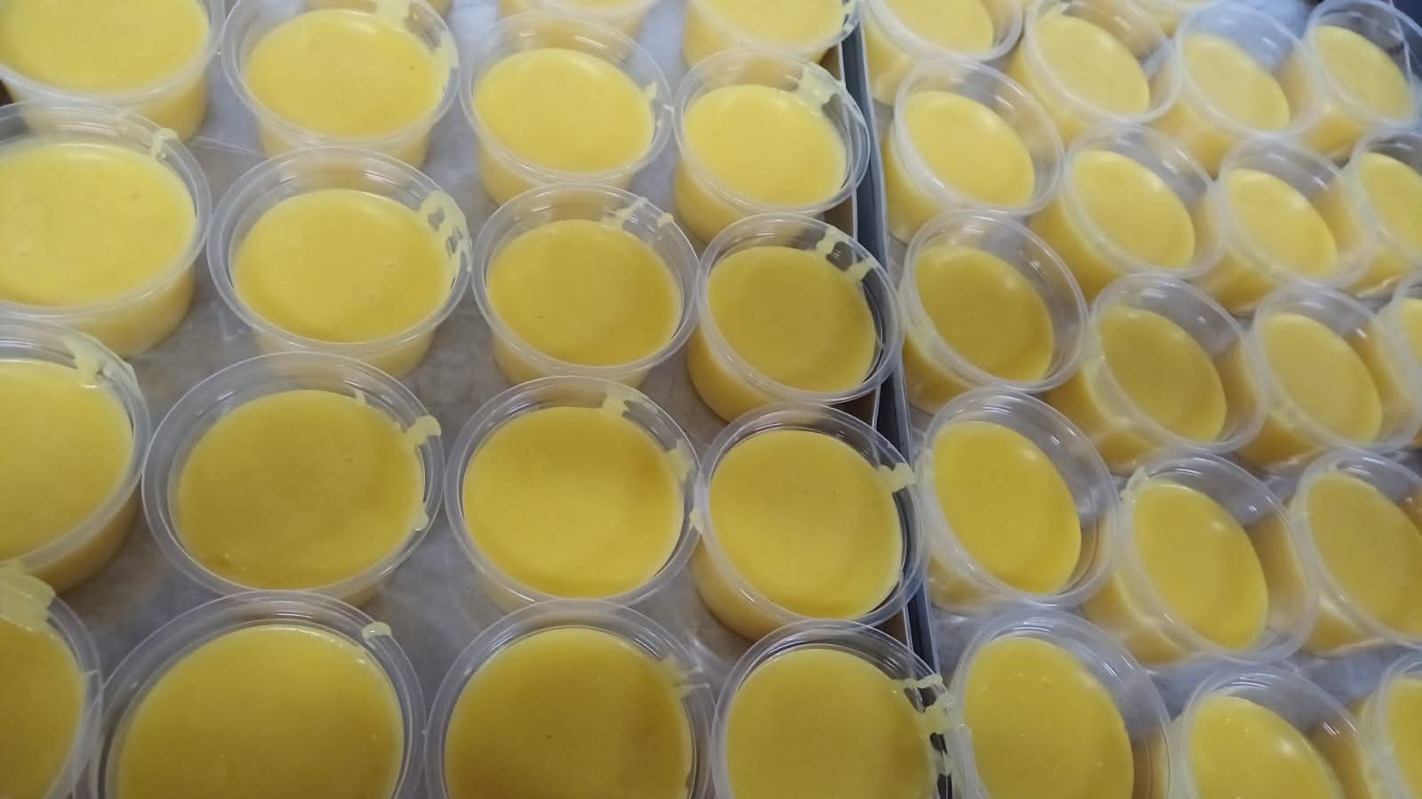 😋🌽 Já saiu curau quentinho no Supermercados Ruscito!Feito na hora, bem cremoso e daquele jeito que todo mundo gosta.Tá quentinho esperando por você!👉 Passa no Ruscito e garante o seu.Supermercados Ruscito – o supermercado da nossa gente.