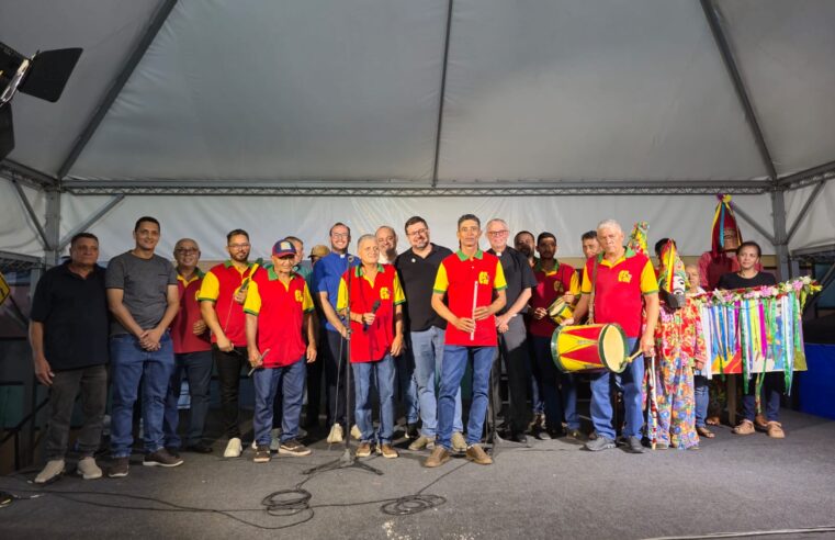 Praça Central de Ibaté foi o cenário de um encerramento marcado pela emoção, fé e tradição, com a apresentação da Folia de Reis, que coroou o fim das festividades do Encantos de Natal.
