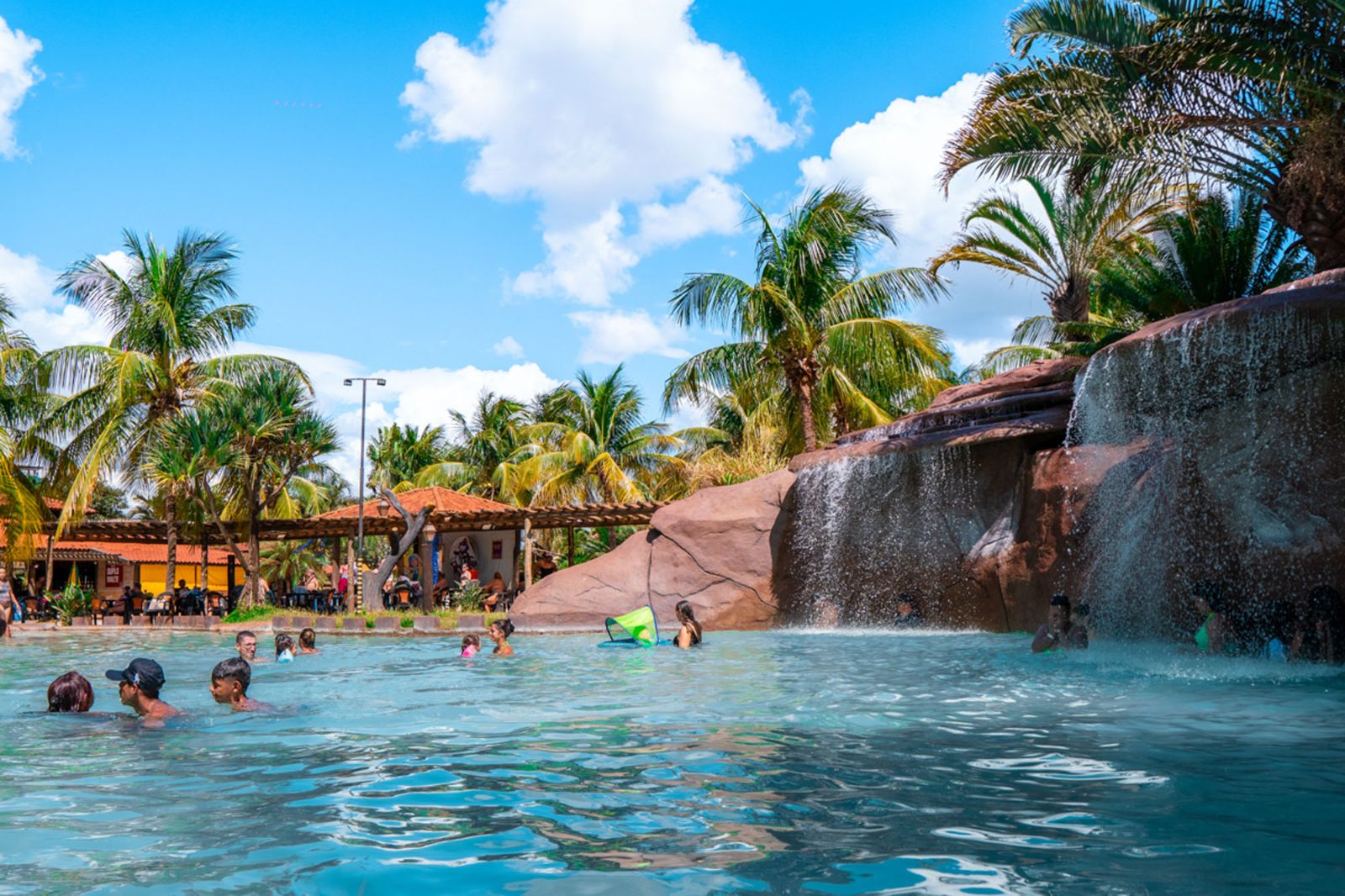 ✨🌴 Viver dias inesquecíveis começa com a escolha certa 🌴✨