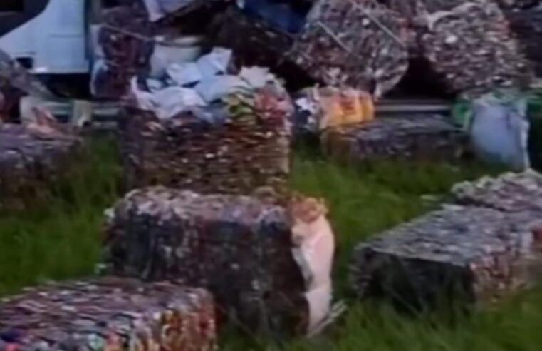 Carga tomba parcialmente e interdita acesso à Rodovia Washington Luís em São Carlos