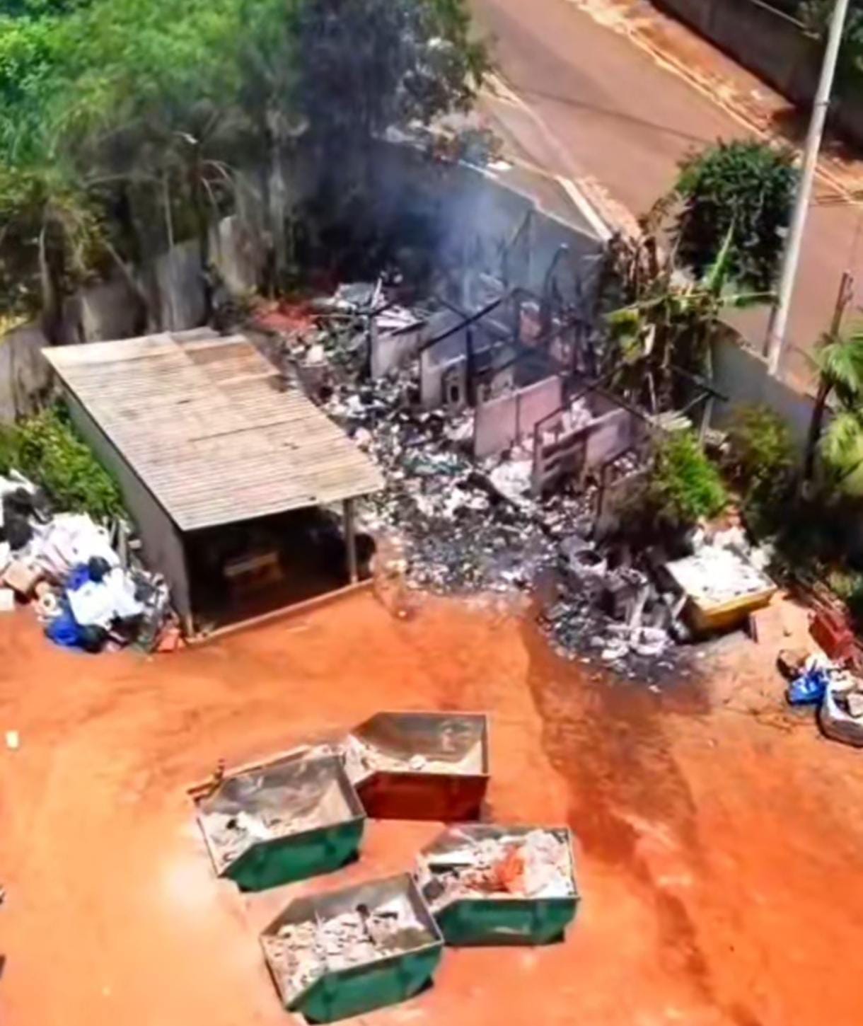 Incêndio criminoso e tentativa de furto atingem Ecoponto do Jardim Paulistano, em São Carlos