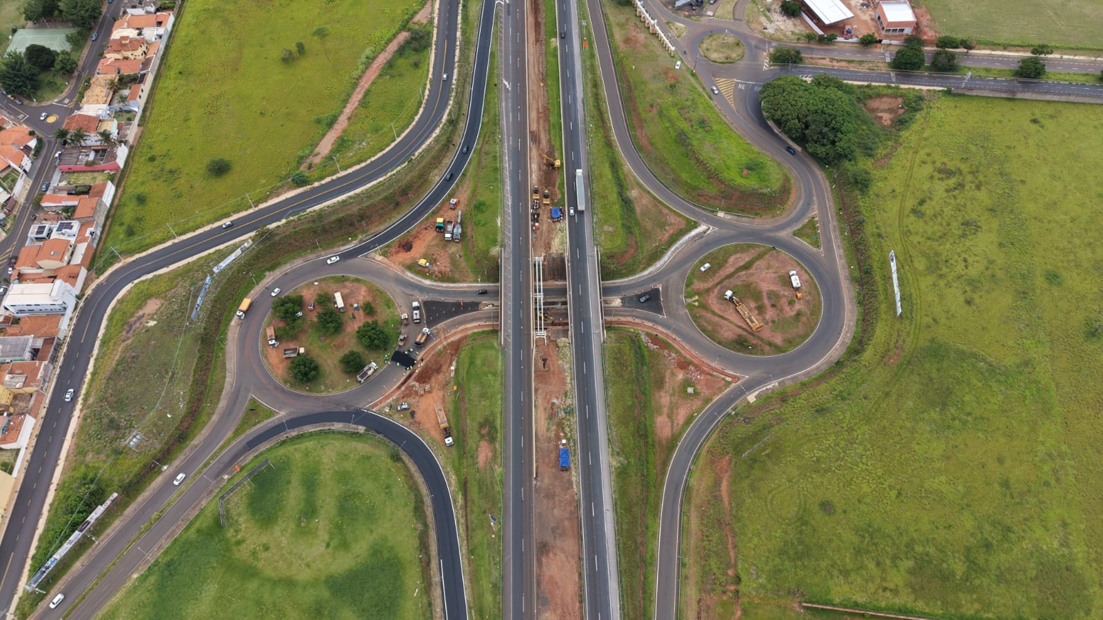 Ecovias alerta para interferências no trânsito durante obras no viaduto do Jardim Embaré