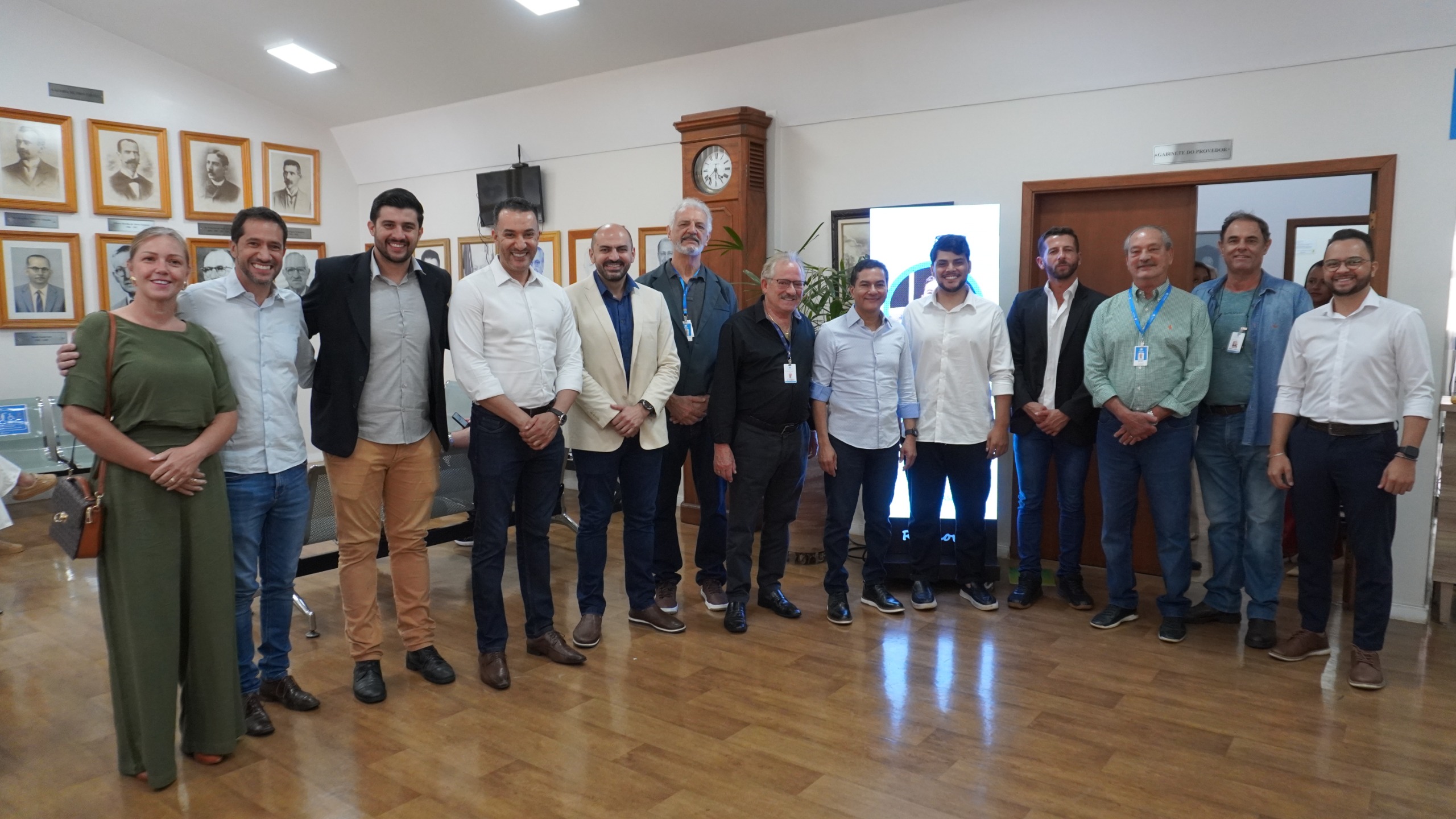 Santa Casa de São Carlos recebe visita do Deputado Federal Marcos Pereira